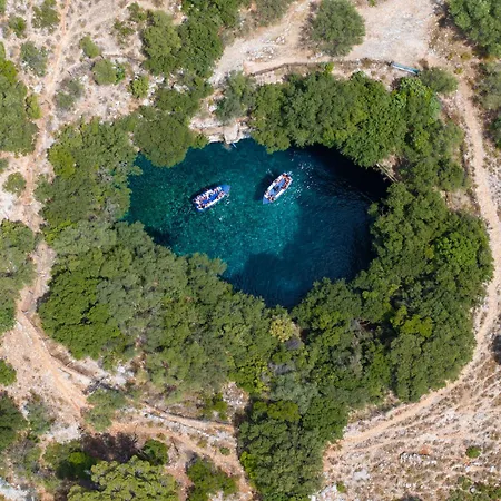 Ionian Cove 2 * Karavomylos